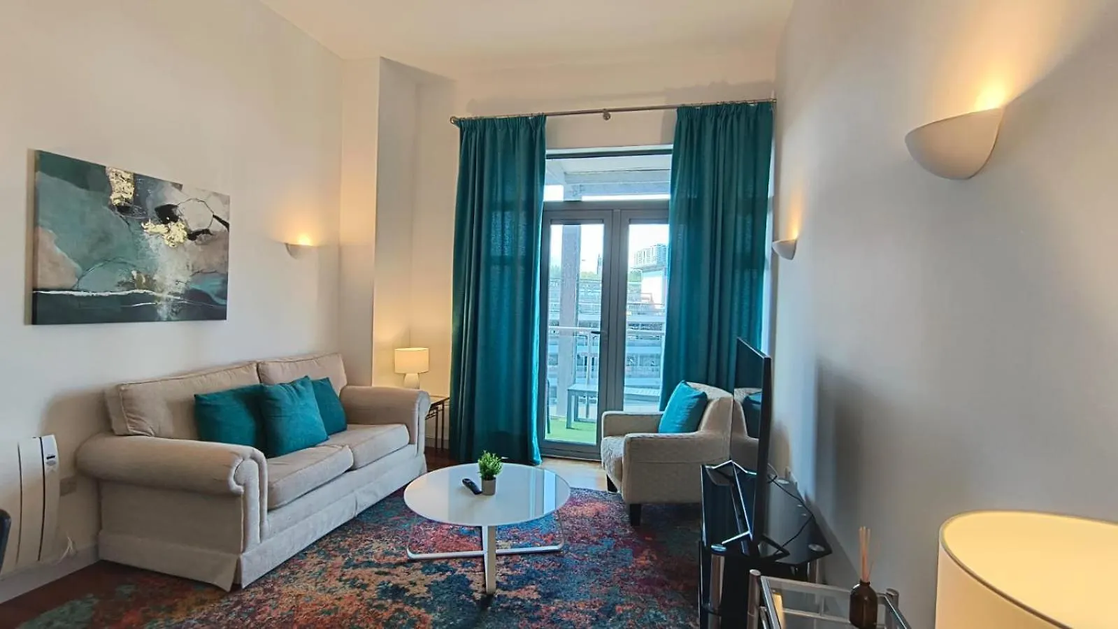 Crown Apartments 4A By Week2Week Newcastle upon Tyne
